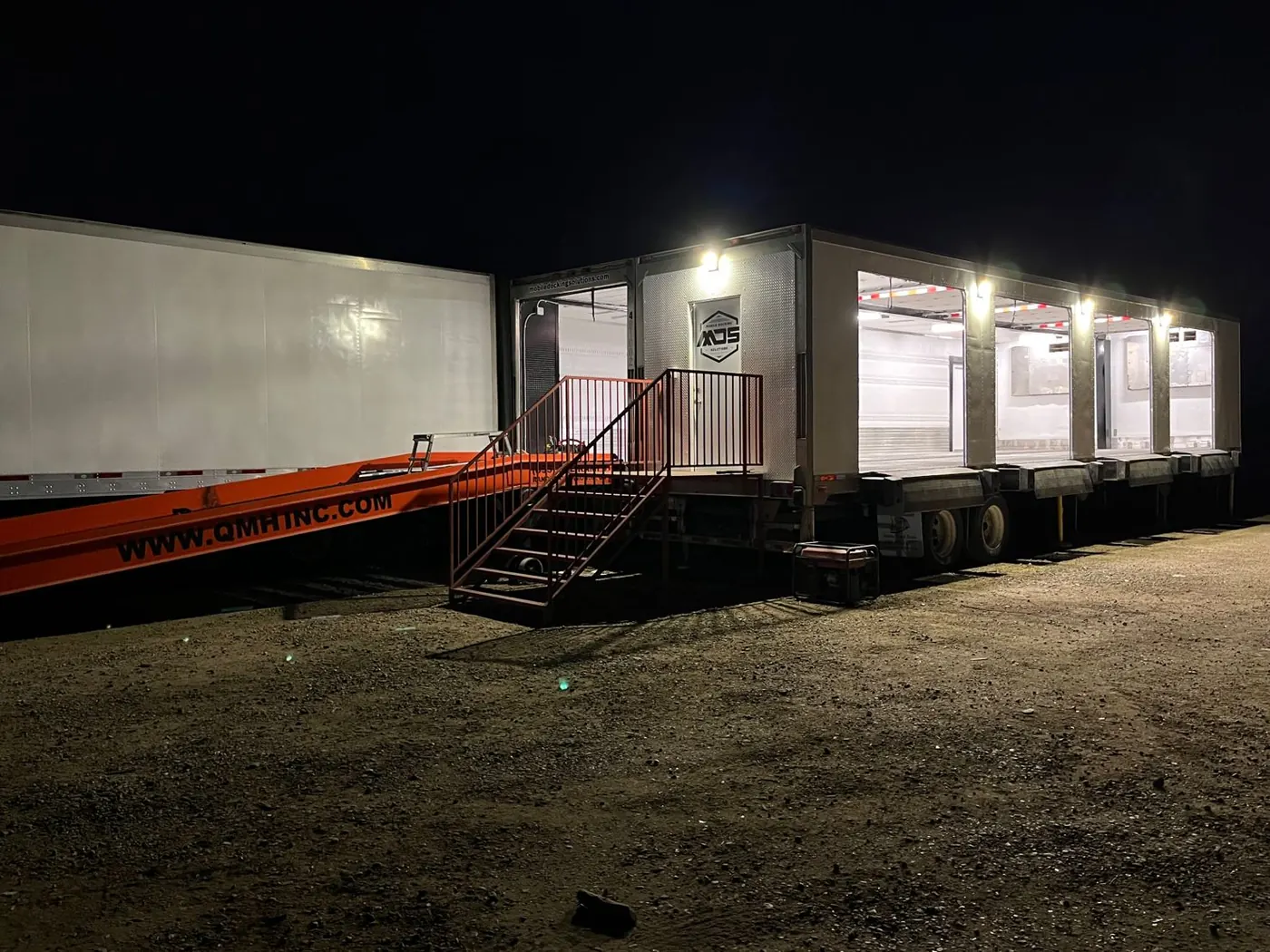 Illuminated mobile dock exterior